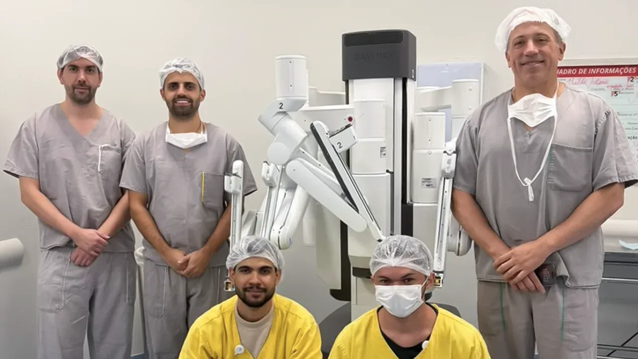 Excelência e Pioneirismo: ICR.T Inicia Aulas Práticas do Curso de Cirurgia Robótica em Urologia