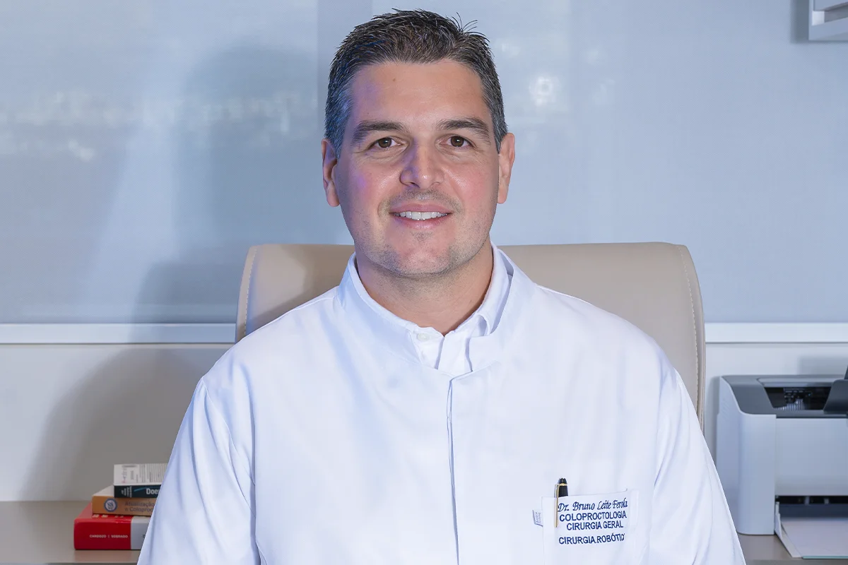 Dr. Bruno Ferola - prevenção e cirurgia robótica no combate ao câncer de intestino