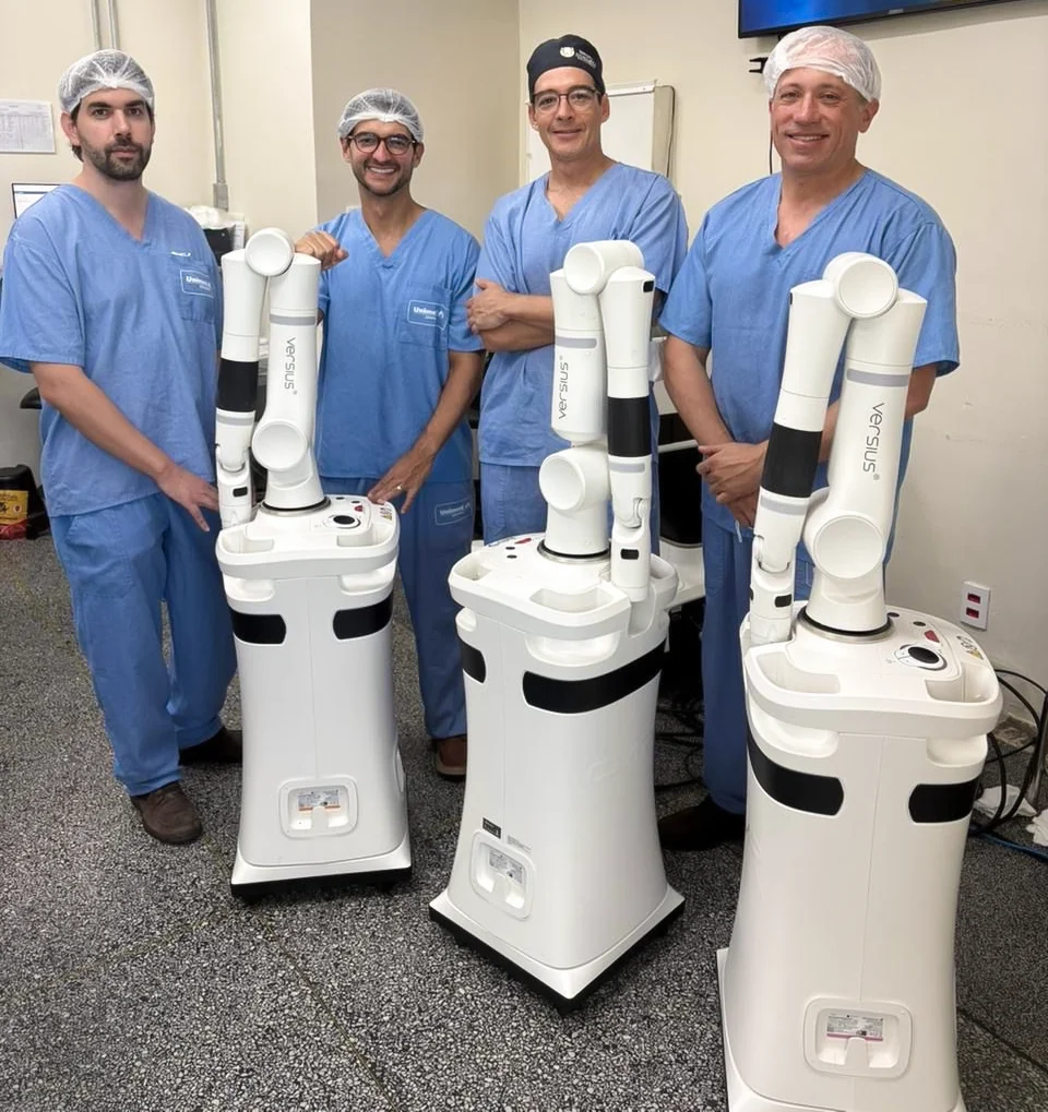 Equipe do ICR.T, robô Versius em Uberaba